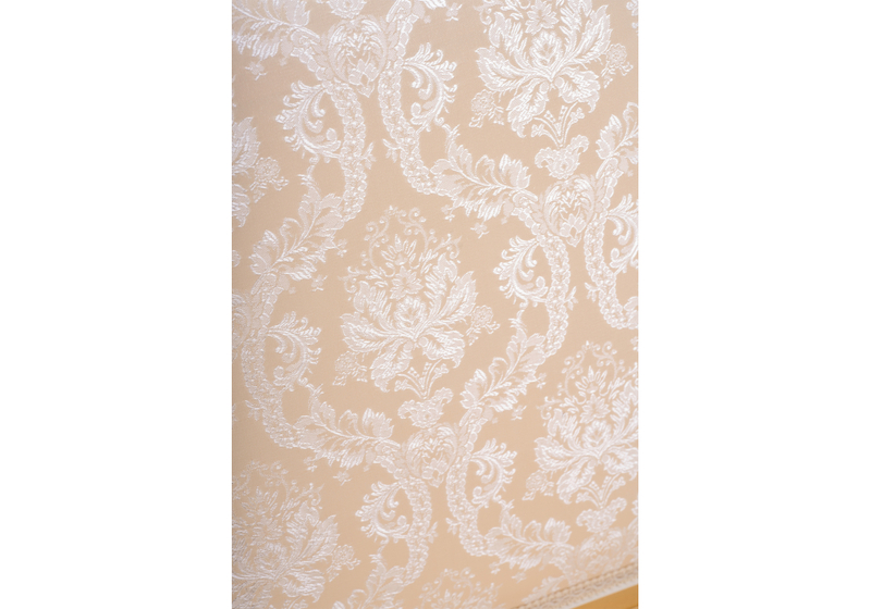 Стул деревянный, Рембрандт молочный / золото патина